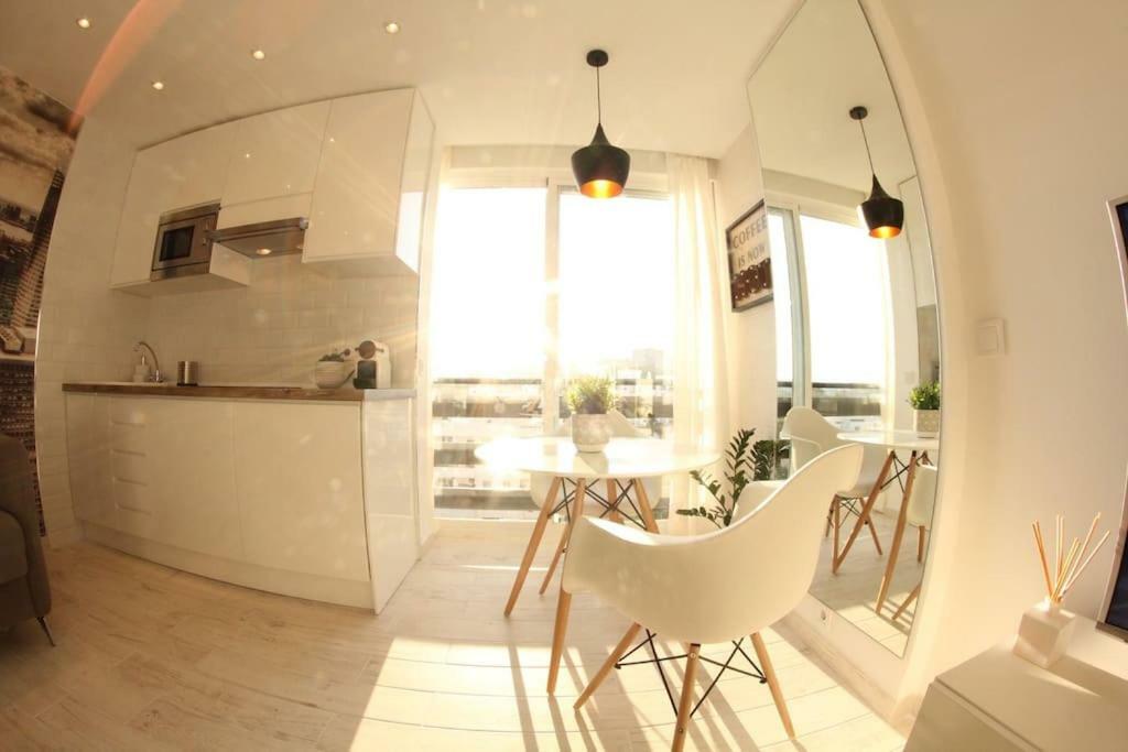 - New Nordic Style & Sunny Appartement Benalmádena